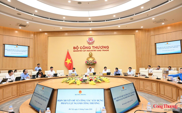 Họp chuyên đề về công tác xây dựng, hoàn thiện thể chế ngành Công Thương