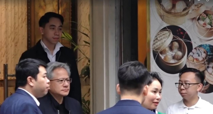 Nhà sáng lập Nvidia đi ăn phở cùng 2 con trai tỷ phú Phạm Nhật Vượng sau khi chốt mua VinBrain