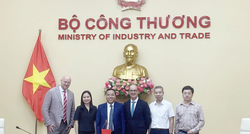 Thứ trưởng Nguyễn Hoàng Long tiếp Đại biện Phái đoàn Liên minh châu Âu tại Việt Nam