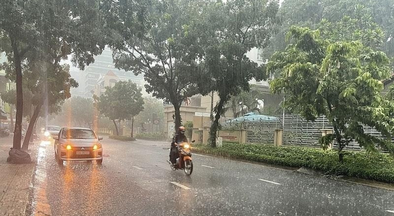 Biển Đông có thể xuất hiện 2-3 cơn bão trong tháng tới, miền Bắc sắp đón không khí lạnh