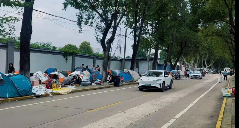 Cắm trại giữa phố: “Cuộc biểu tình” của giới trẻ Trung Quốc trước cơn sốt giá phòng khách sạn