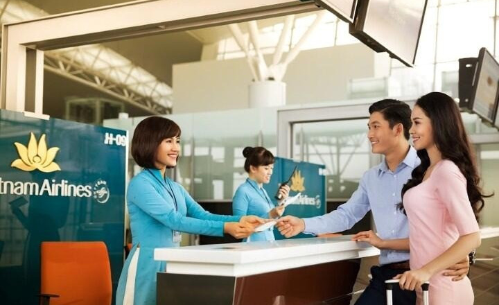 Từ 3/11, Vietnam Airlines sẽ thu phí hành lý xách tay quá cước ở cửa ra máy bay