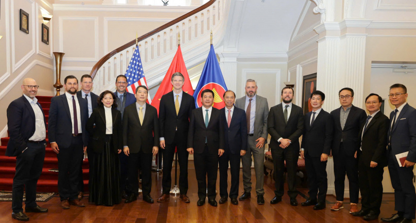 Bộ trưởng Nguyễn Hồng Diên làm việc với Hiệp hội kinh doanh và thương mại giày dép Mỹ