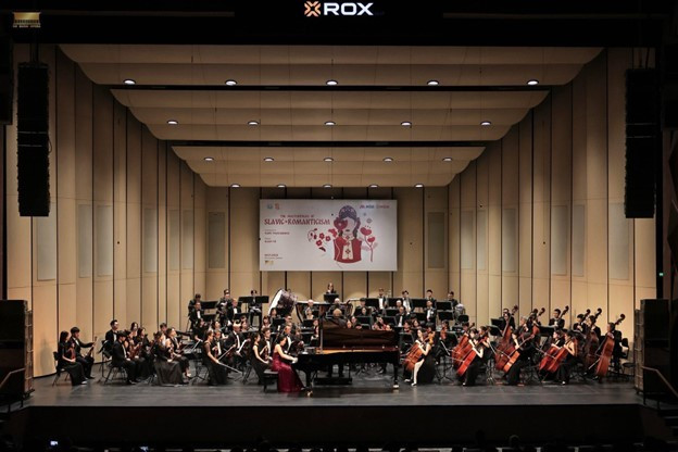 Pianist Suah Ye tái hiện hiệu ứng “chuông ngân” đặc trưng của Rachmaninov