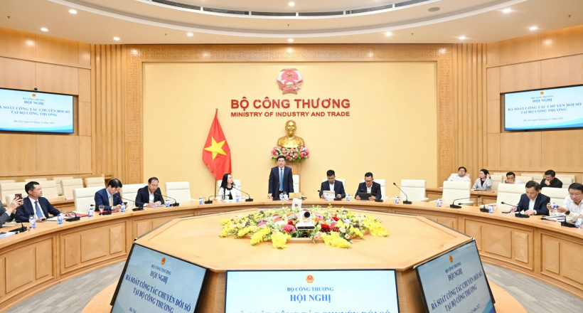 Bộ trưởng Nguyễn Hồng Diên chủ trì cuộc họp rà soát công tác triển khai Chính phủ số của Bộ Công Thương