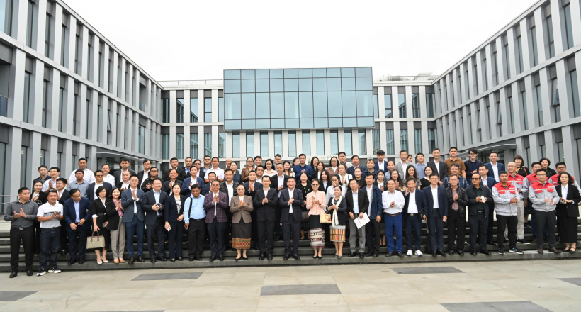 Bộ trưởng Công Thương hai nước Việt - Lào thăm và làm việc tại nhà máy sản xuất ô tô Thành Công Việt Hưng