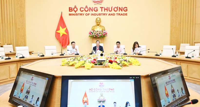 Thứ trưởng Nguyễn Hoàng Long làm việc trực tuyến với Giám đốc IEA Fatih Birol