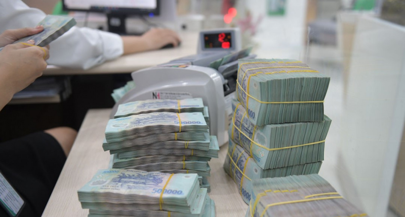 Đà tăng tín dụng làm "nóng" lãi suất, ngân hàng bước vào giai đoạn căng vốn