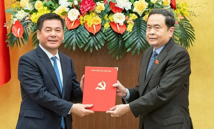 Bộ trưởng Bộ Công Thương Nguyễn Hồng Diên giữ chức Phó bí thư chuyên trách Đảng ủy Quốc hội