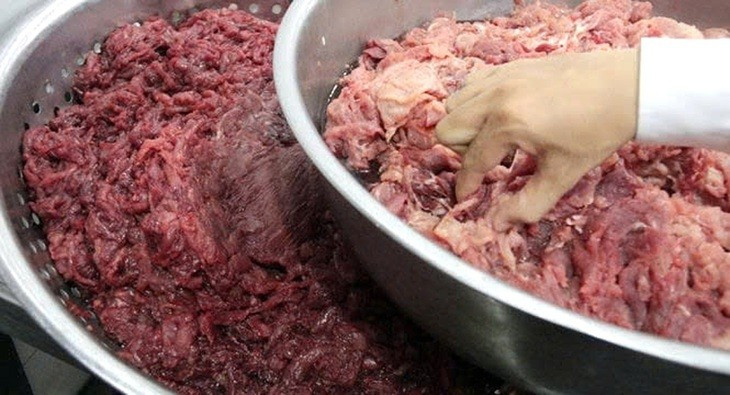 Biến thịt lợn thành thịt bò, nhiều đối tượng bị khởi tố hình sự về tội sản xuất hàng giả