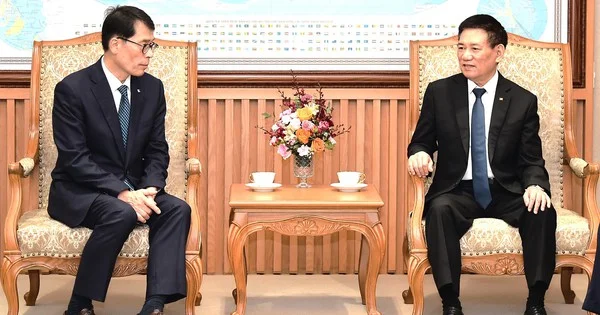 Phó Thủ tướng Hồ Đức Phớc tiếp Chủ tịch kiêm Tổng Giám đốc điều hành Ngân hàng Công nghiệp Hàn Quốc (IBK)