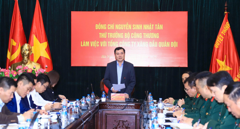 Bộ Công Thương làm việc với các doanh nghiệp xăng dầu về đảm bảo nguồn cung dịp Tết và năm 2026