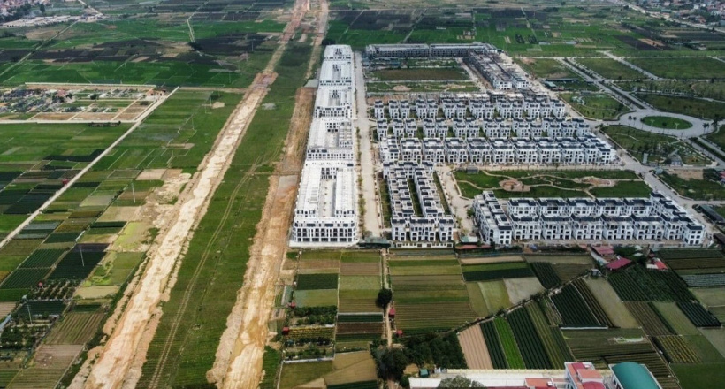 Bảng giá đất bị “thổi” cao, nguy cơ thị trường bất động sản vỡ bong bóng