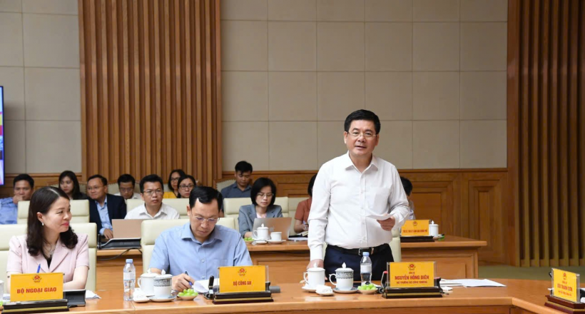 Bộ trưởng Nguyễn Hồng Diên tham dự Hội nghị Thủ tướng Chính phủ với các Trưởng Cơ quan đại diện Việt Nam ở nước ngoài