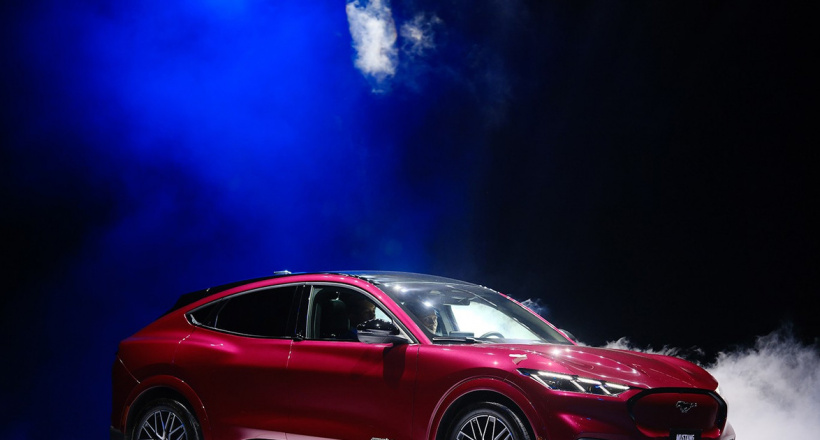 Ford Mustang Mach-E và Ford Territory đồng thời ra mắt tại Việt Nam