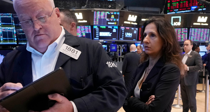 Dow Jones lập kỷ lục mới, Phố Wall "ăn mừng" sau bài phát biểu của Fed