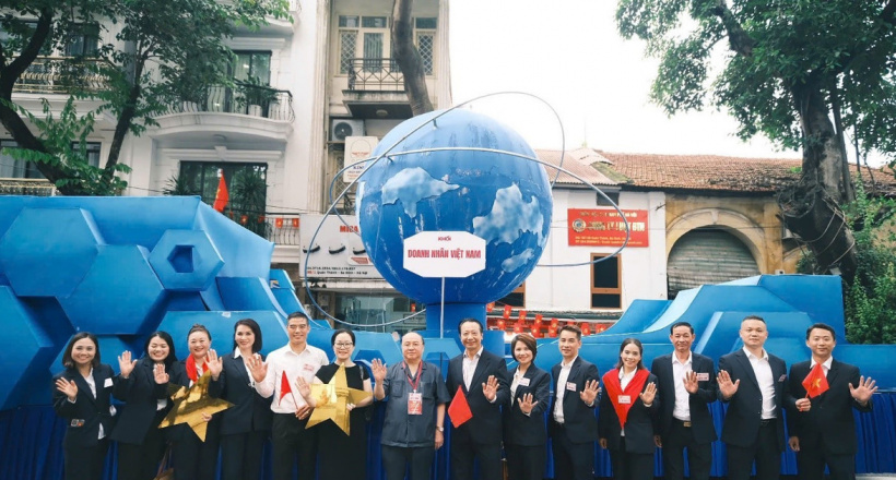 Khối Doanh nhân Việt Nam vượt mưa bão cùng các lực lượng Sơ duyệt A80