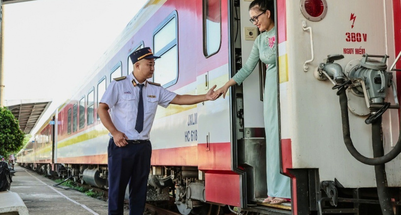 Điều gì khiến tàu Hà Nội – Đồng Hới được ví như "chuyên cơ mặt đất"?