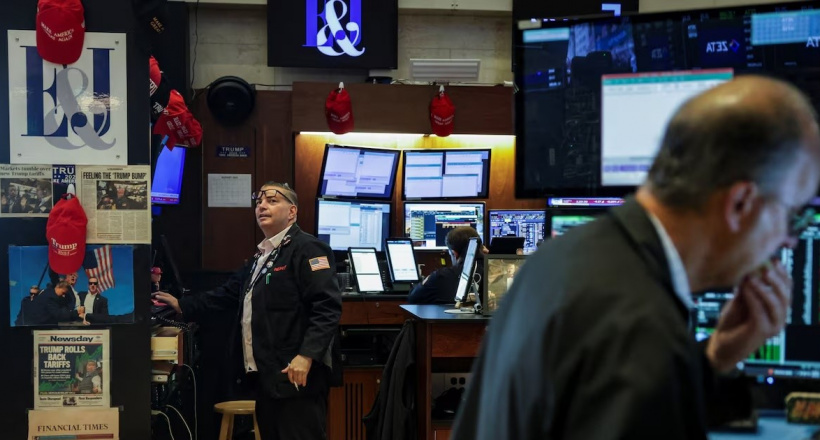 Cổ phiếu công nghệ tăng mạnh, Nasdaq lập mốc cao lịch sử mới