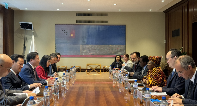 Thứ trưởng Bộ Công Thương Nguyễn Sinh Nhật Tân gặp Tổng Giám đốc WTO Ngozi Okonjo-Iweala