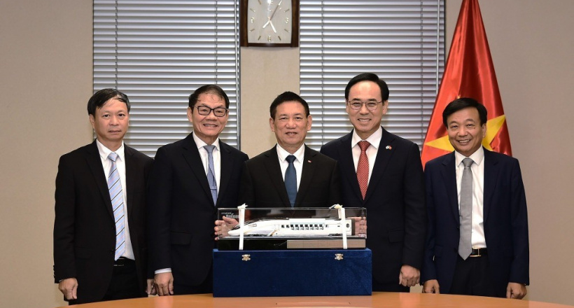 Thaco muốn hợp tác với Hyundai Rotem phát triển đường sắt tốc độ cao