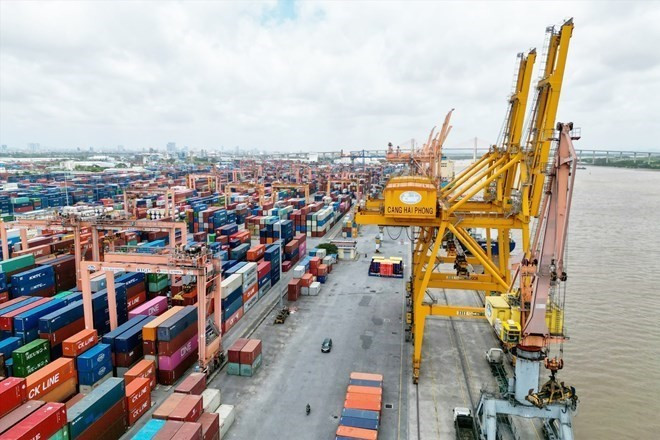 UOB: Xuất khẩu bùng nổ, Việt Nam ghi nhận tốc độ tăng trưởng kinh tế ấn tượng nhất kể từ 2011