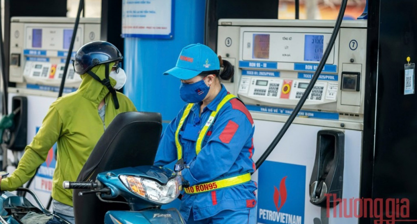 Giá xăng, dầu đồng loạt tăng