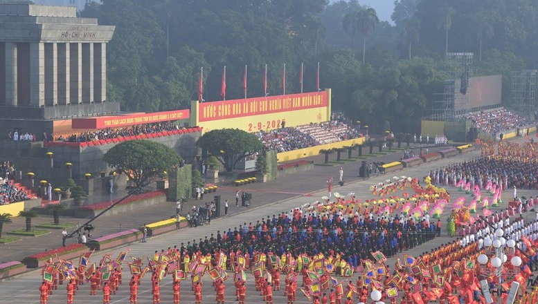 Doanh nhân Việt Nam bừng khí thế trong ngày hội non sông