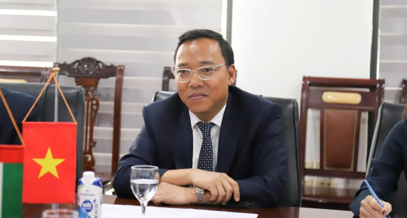 Thứ trưởng Nguyễn Hoàng Long tiếp Đại sứ UAE tại Việt Nam