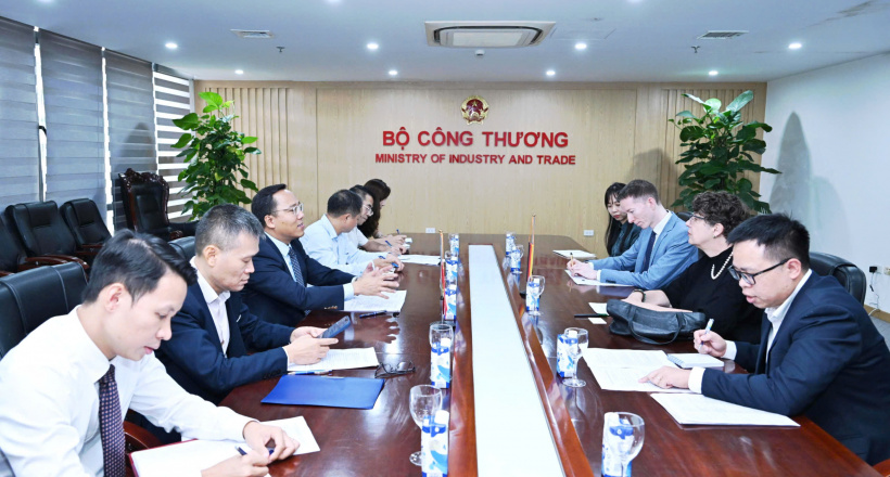 Thứ trưởng Nguyễn Hoàng Long tiếp Đại sứ Đức tại Việt Nam