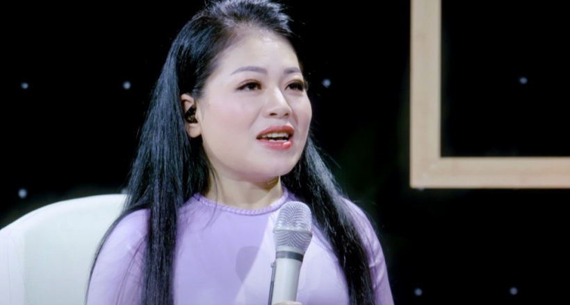 "Nàng thơ" dòng nhạc dân gian Anh Thơ: Có học vị Tiến sĩ, sống giản dị bên các con ở tuổi U50