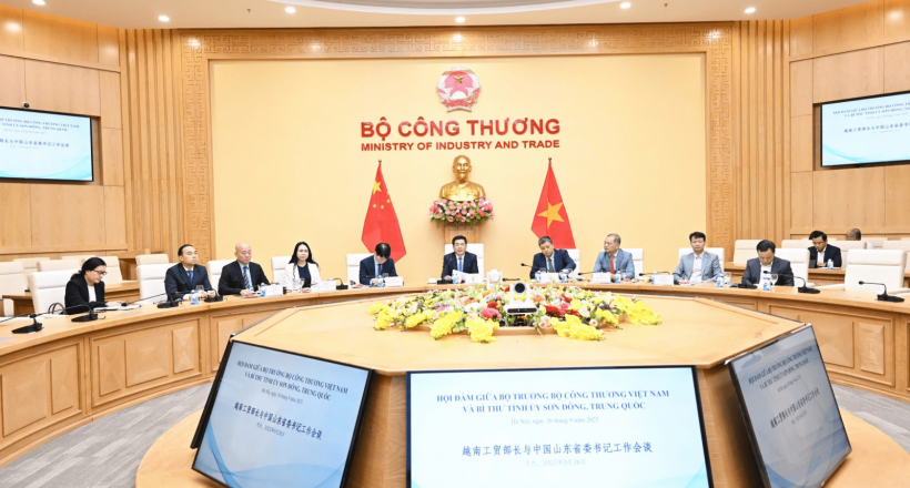 Bộ trưởng Bộ Công Thương Nguyễn Hồng Diên hội đàm với Bí thư Tỉnh ủy Sơn Đông, Trung Quốc