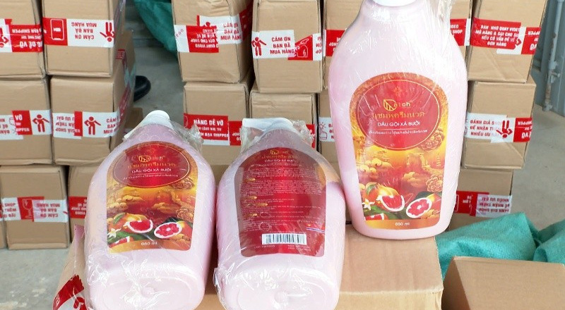Phát hiện nhóm đối tượng ở Huế sản xuất dầu gội giả