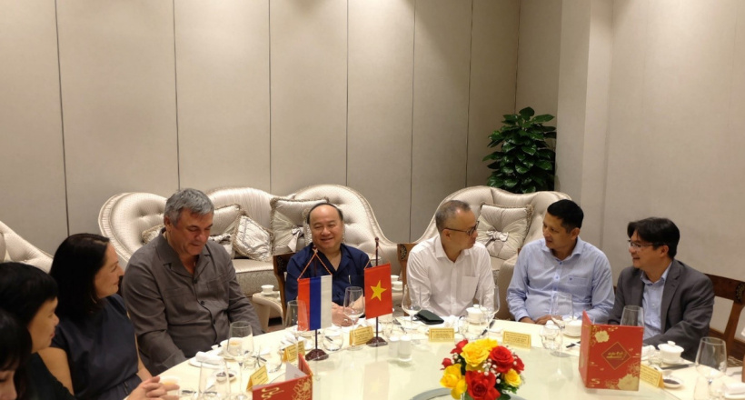 Chủ tịch HBA-VACOD tiếp Phó Chủ tịch Ủy ban Đối ngoại Saint Petersburg trước thềm Diễn đàn Ngoại giao nhân dân Việt – Nga