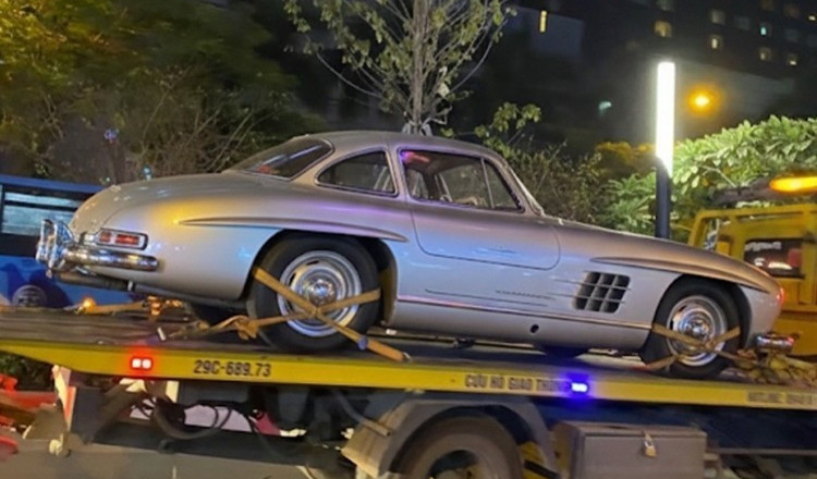 "Huyền thoại cánh chim" Mercedes-Benz 300 SL bất ngờ xuất hiện tại Việt Nam