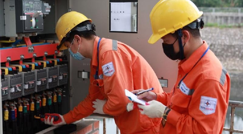 Nhóm khách hàng nào sẽ áp dụng giá điện 2 thành phần từ đầu năm 2026?