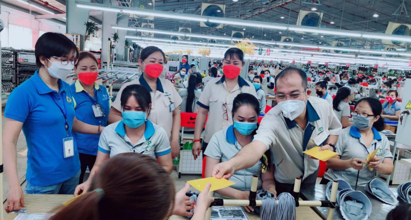 Doanh nghiệp nào đang dẫn đầu “đường đua” thưởng Tết Bính Ngọ 2026?