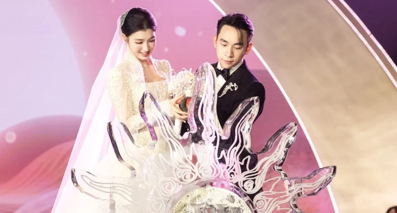 Hình ảnh hiếm trong tiệc cưới của Á hậu Phương Nhi và doanh nhân Minh Hoàng, cận cảnh dàn siêu xe đón dâu độc bản
