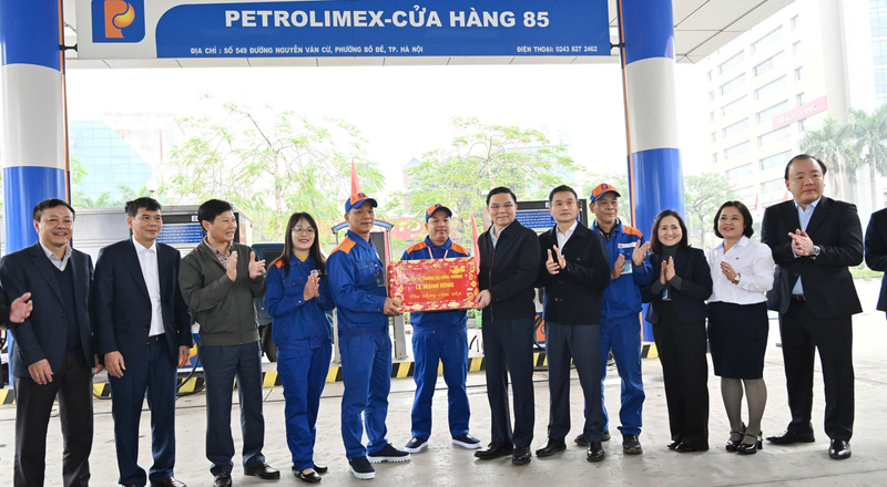 Quyền Bộ trưởng Bộ Công Thương Lê Mạnh Hùng kiểm tra công tác đảm bảo cung ứng xăng dầu dịp Tết Nguyên đán Bính Ngọ 2026