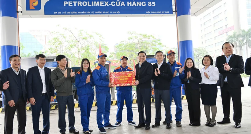 Quyền Bộ trưởng Bộ Công Thương Lê Mạnh Hùng kiểm tra công tác đảm bảo cung ứng xăng dầu dịp Tết Nguyên đán Bính Ngọ 2026