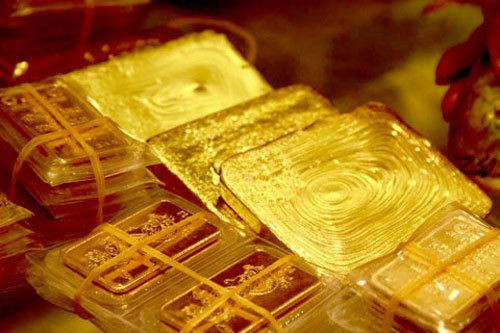 Vàng SJC tăng 15 triệu đồng sau nửa tháng, thế giới giằng co quanh mốc 5.000 USD