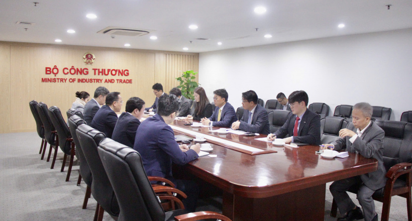 Thứ trưởng Bộ Công Thương Nguyễn Hoàng Long làm việc với Tập đoàn Doosan Enerbility