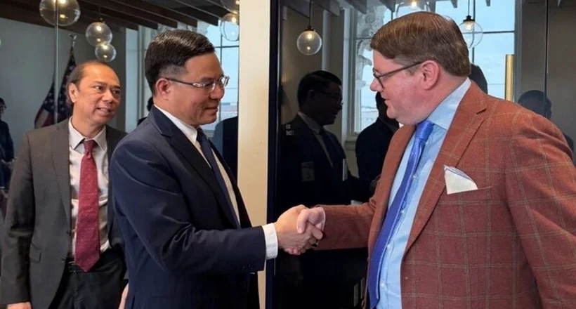 Quyền Bộ trưởng Bộ Công Thương Lê Mạnh Hùng làm việc với Thứ trưởng Nông nghiệp Hoa Kỳ