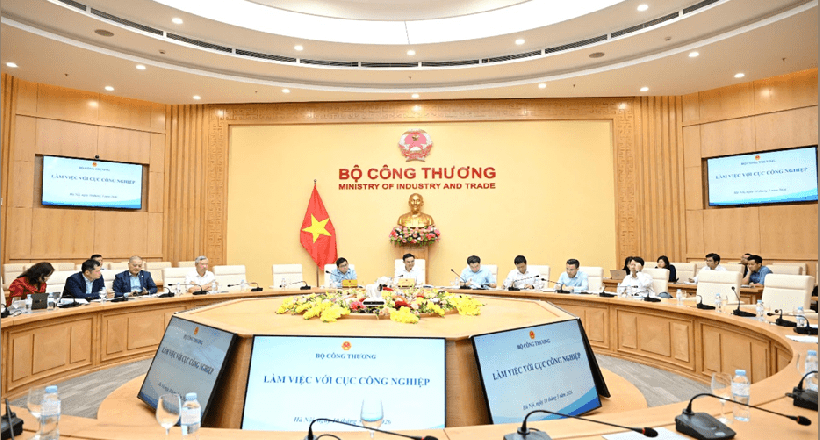 Hoàn thiện chiến lược phát triển công nghiệp, hướng tới mục tiêu tăng trưởng 2 con số