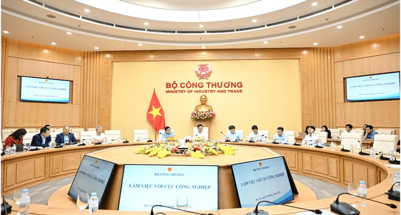 Hoàn thiện chiến lược phát triển công nghiệp, hướng tới mục tiêu tăng trưởng 2 con số