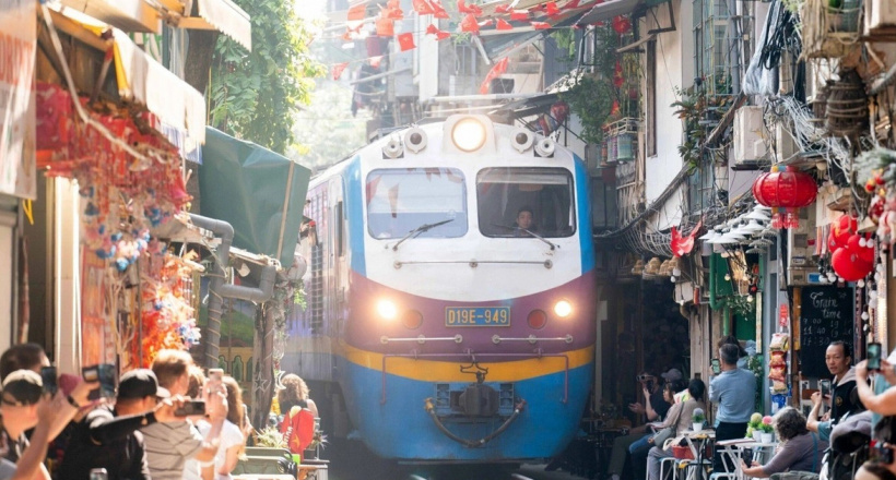 Thống nhất giảm chạy tàu qua phố cà phê đường tàu Hà Nội