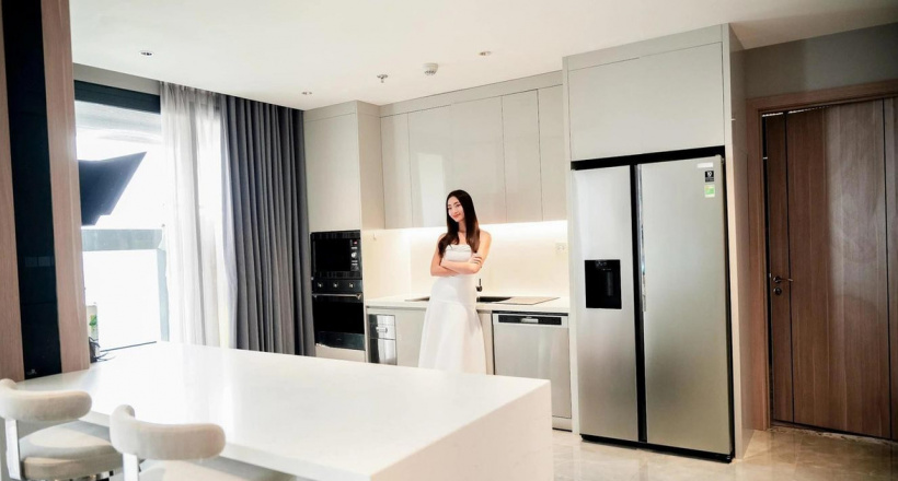 Hoa hậu Lương Thuỳ Linh khoe căn Penthouse sang chảnh