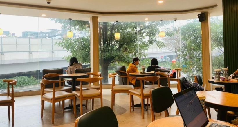 Cà phê tự phục vụ: Câu chuyện cũ, tranh luận mới