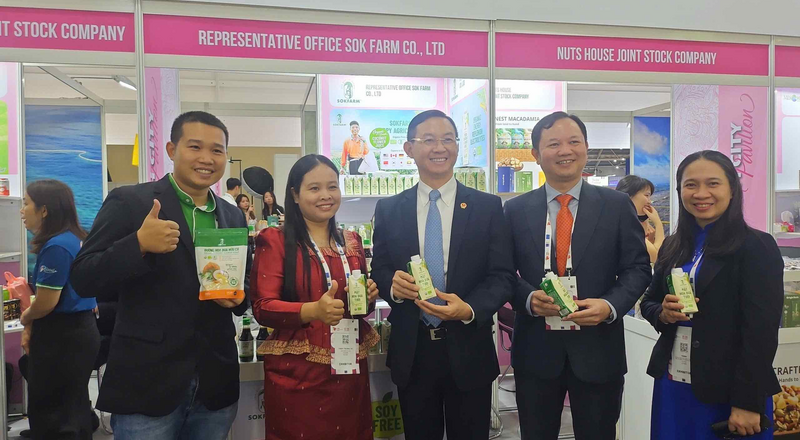 Việt Nam tiếp tục duy trì vị trí đối tác thương mại thứ 10 của Singapore