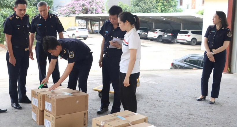 Tạm dừng làm thủ tục hải quan lô hàng ổ cứng trị giá hơn 3,5 tỷ đồng vì dấu hiệu vi phạm sở hữu trí tuệ